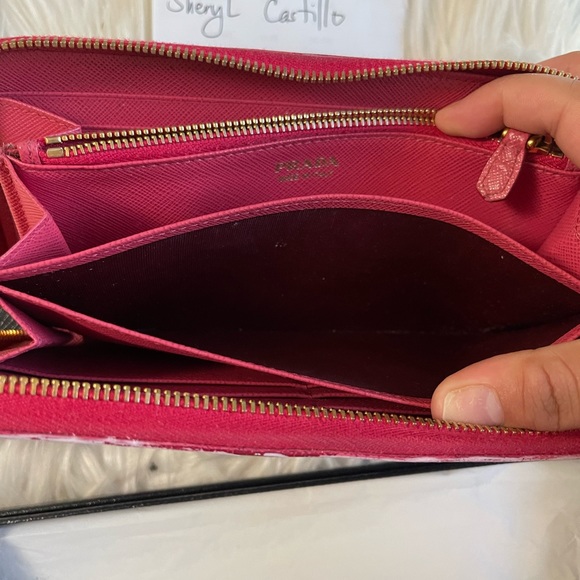 Prada Wallet - Picture 6 of 8